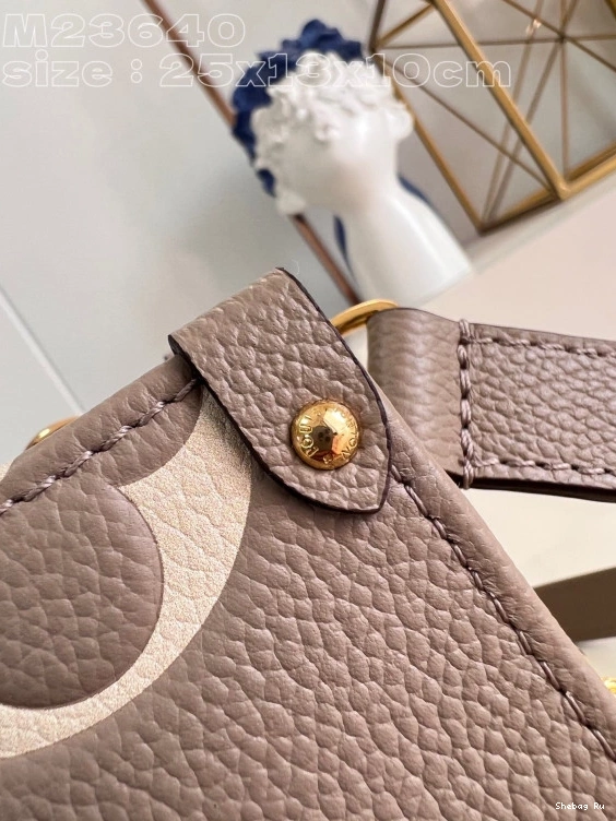 VUITTON LOUIS East West ONTHEGO 0723